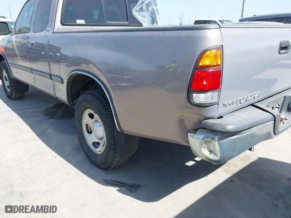 2002 Toyota Tundra SR5 with VIN 5TBRN34132S242853, listed as a IAAI auction lot 41828131 with 151,532 mi miles. Bid and sale history available at carsss.com. Image 4.