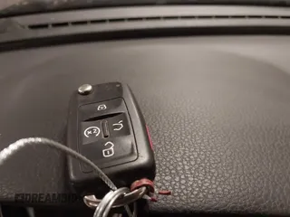 2018 Volkswagen Passat SE z VIN 1VWBA7A36JC009970, wystawiony jako IAAI lot #42179127 z przebiegiem 86 612 mil mil oraz . Historia ofert i sprzedaży dostępna na DreamBid. Obrazek 11.