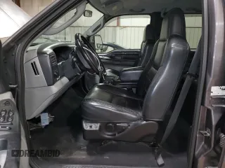 2003 Ford F-250 XL с VIN 1FTNW21LX3EA89107, выставлен на аукционе Copart как лот 86303784 с пробегом 134 438 миль миль и Списание • Salvage title. История ставок и продаж доступна на DreamBid. Изображение 7.