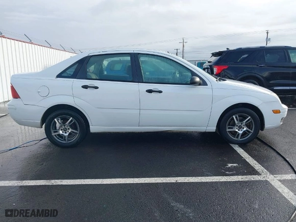 2005 Ford Focus S with VIN 1FAFP34N15W295049, listed as a IAAI auction lot 41181254 with NaN miles. Bid and sale history available at carsss.com. Image 13.
