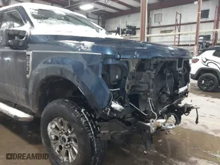 2017 Ford Super Duty F-250 SRW Lariat with VIN 1FT7W2B63HEF10061, listed as a IAAI auction lot 41558295 with 188,737 mi miles. Bid and sale history available at carsss.com. Image 18.