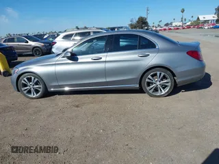 2015 Mercedes-Benz C 300 z VIN 55SWF4JB7FU049897, wystawiony jako IAAI lot #41795671 z przebiegiem 137 194 mil mil oraz . Historia ofert i sprzedaży dostępna na DreamBid. Obrazek 14.