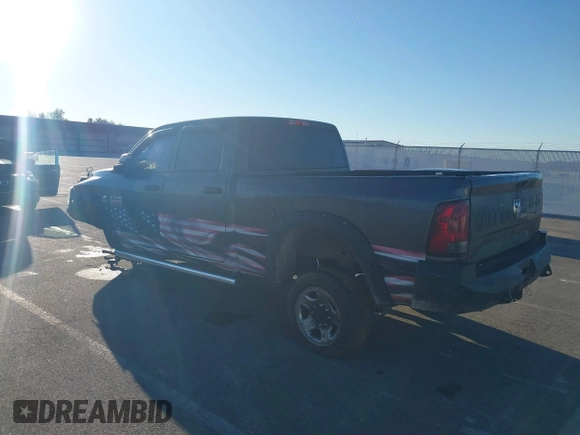 2018 Ram 2500 Tradesman with VIN 3C6UR5CL3JG209571, listed as a IAAI auction lot 40450384 with 180,084 mi miles and . Bid and sale history available at DreamBid. Image 3.
