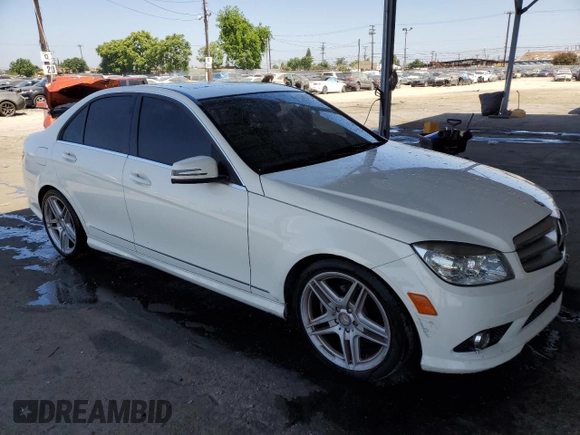2010 Mercedes-Benz C 300 Sport z VIN WDDGF5EB2AR100365, wystawiony jako Copart lot #61006965 z przebiegiem 103 925 mil mil oraz Szkoda całkowita • Salvage title. Historia ofert i sprzedaży dostępna na DreamBid. Obrazek 4.