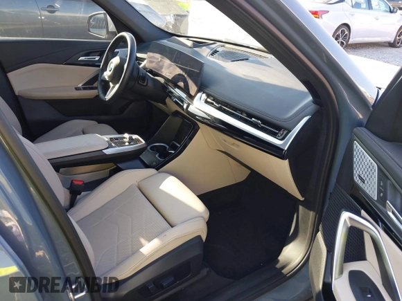 2024 BMW X1 xDrive28i with VIN WBX73EF02R5Y30881, listed as a IAAI auction lot 42048518 with 31,685 mi miles and . Bid and sale history available at DreamBid. Image 5.