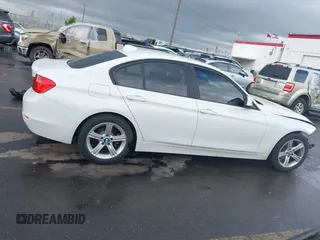 2014 BMW 3 Series 320i xDrive с VIN WBA3C3C51EP661285, выставлен на аукционе IAAI как лот 42260366 с пробегом 125 269 миль миль и . История ставок и продаж доступна на DreamBid. Изображение 14.