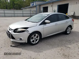 2014 Ford Focus SE with VIN 1FADP3F25EL250952, listed as a Copart auction lot 54406495 with 136,597 mi miles and Salvage Title. Bid and sale history available at carsss.com. Image 1.