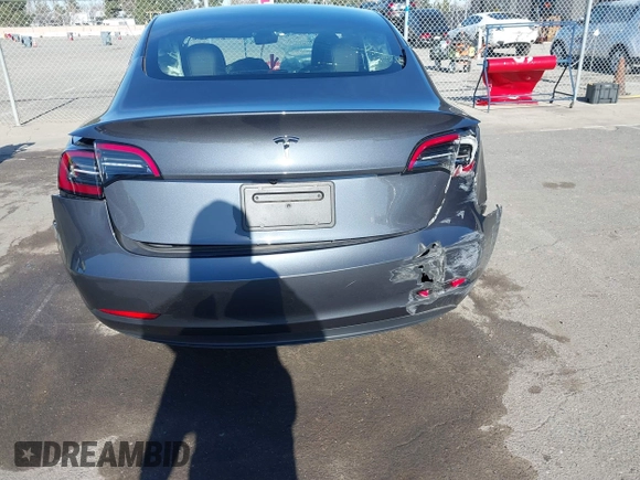 2023 Tesla Model 3 z VIN 5YJ3E1EA1PF681030, wystawiony jako IAAI lot #41545960 z przebiegiem 19 590 mil mil oraz . Historia ofert i sprzedaży dostępna na DreamBid. Obrazek 15.