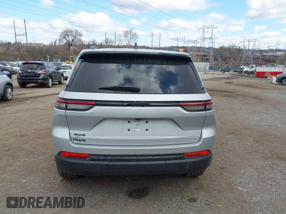 2023 Jeep Grand Cherokee Laredo with VIN 1C4RJHAG2PC660418, listed as a IAAI auction lot 41693879 with 4,295 mi miles and . Bid and sale history available at DreamBid. Image 16.