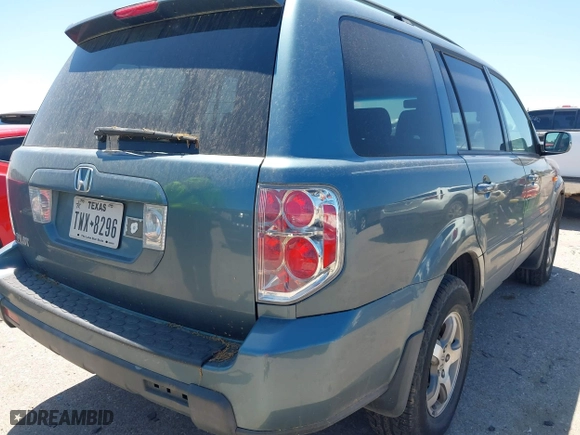 2008 Honda Pilot EX-L with VIN 5FNYF28528B005422, listed as a IAAI auction lot 41979674 with 142,686 mi miles. Bid and sale history available at carsss.com. Image 3.