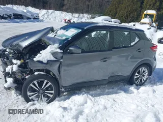 2019 Nissan Kicks SV with VIN 3N1CP5CU3KL544005, listed as a IAAI auction lot 41614091 with 38,356 mi miles. Bid and sale history available at carsss.com. Image 14.