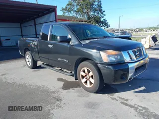 2011 Nissan Titan SV z VIN 1N6BA0CA1BN309859, wystawiony jako IAAI lot #41659156 z przebiegiem 178 627 mil mil oraz . Historia ofert i sprzedaży dostępna na DreamBid. Obrazek 1.
