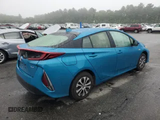 2022 Toyota Prius LE with VIN JTDKAMFP5N3225862, listed as a Copart auction lot 60134975 with 30,913 mi miles and Salvage title. Bid and sale history available at DreamBid. Image 3.