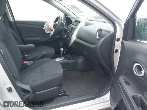 2015 Nissan Versa S Plus with VIN 3N1CN7AP0FL810844, listed as a IAAI auction lot 41386594 with 118,606 mi miles. Bid and sale history available at carsss.com. Image 5.