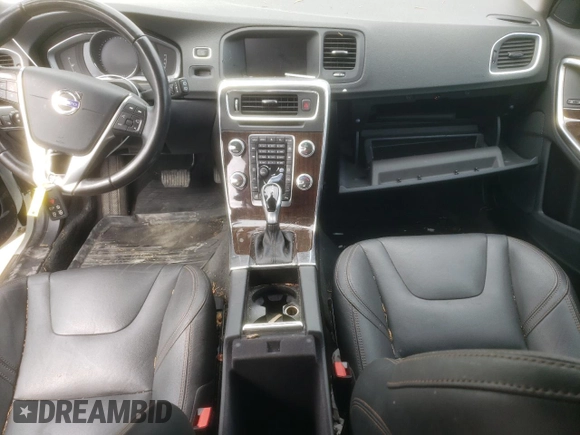 2018 Volvo V60 z VIN YV440MWK1J2051771, wystawiony jako Copart lot #67960674 z przebiegiem 49 782 mil mil oraz Szkoda całkowita • Salvage title. Historia ofert i sprzedaży dostępna na DreamBid. Obrazek 8.