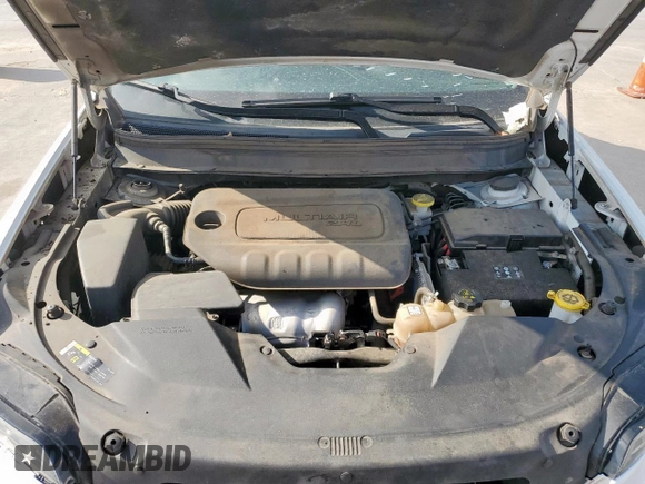 2020 Jeep Cherokee Altitude с VIN 1C4PJLLB4LD536134, выставлен на аукционе Copart как лот 60002225 с пробегом 182 085 миль миль и Чистый • Clean title. История ставок и продаж доступна на DreamBid. Изображение 11.