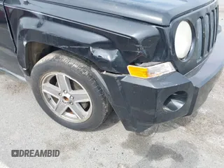 2008 Jeep Patriot Sport with VIN 1J8FT28WX8D711353, listed as a IAAI auction lot 41793321 with 161,777 mi miles. Bid and sale history available at carsss.com. Image 6.
