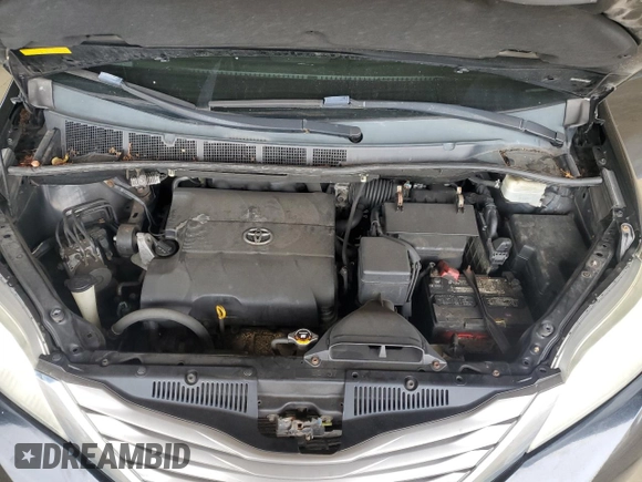 2011 Toyota Sienna XLE AAS with VIN 5TDYK3DC0BS026844, listed as a Copart auction lot 53668865 with 151,322 mi miles and Clean Title. Bid and sale history available at carsss.com. Image 12.