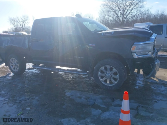 2019 Ram 2500 Big Horn with VIN 3C6UR5DJ2KG696924, listed as a IAAI auction lot 41644092 with 120,705 mi miles. Bid and sale history available at carsss.com. Image 1.