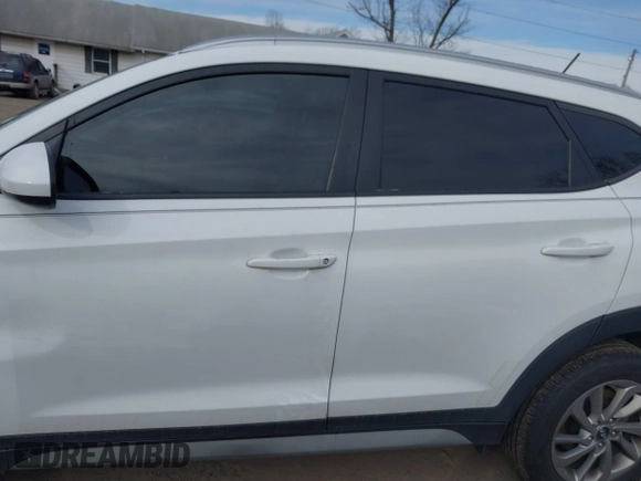 2017 Hyundai Tucson SE with VIN KM8J3CA48HU556569, listed as a IAAI auction lot 41378853 with 67,832 mi miles. Bid and sale history available at carsss.com. Image 14.