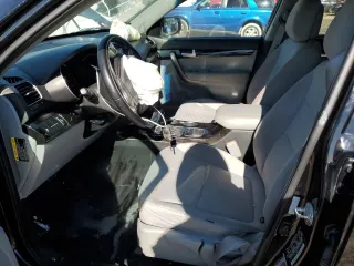 2014 Kia Sorento LX with VIN 5XYKT3A67EG520444, listed as a Copart auction lot 47831785 with 247,037 mi miles and Clean Title. Bid and sale history available at carsss.com. Image 7.