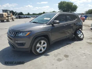 2018 Jeep Compass Altitude z VIN 3C4NJCBB9JT319145, wystawiony jako Copart lot #59188975 z przebiegiem 74 443 mil mil oraz Szkoda całkowita • Salvage title. Historia ofert i sprzedaży dostępna na DreamBid. Obrazek 1.