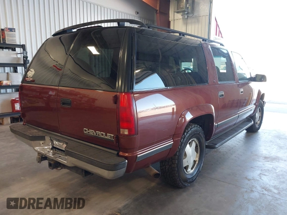 1999 Chevrolet Suburban z VIN 3GNFK16R4XG109638, wystawiony jako IAAI lot #42505642 z przebiegiem 274 795 mil mil oraz . Historia ofert i sprzedaży dostępna na DreamBid. Obrazek 4.