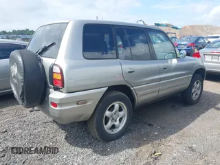 2000 Toyota RAV4 z VIN JT3HP10V7Y7158200, wystawiony jako IAAI lot #42669162 z przebiegiem 138 607 mil mil oraz . Historia ofert i sprzedaży dostępna na DreamBid. Obrazek 4.
