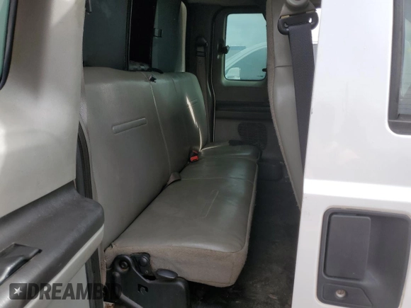 2005 Ford F-250 XL z VIN 1FTSX21525EA93155, wystawiony jako Copart lot #76545963 z przebiegiem 113 656 mil mil oraz Szkoda całkowita • Salvage title. Historia ofert i sprzedaży dostępna na DreamBid. Obrazek 10.