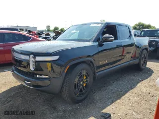 2024 Rivian R1T Adventure Package with VIN 7FCTGAAA3RN033543, listed as a Copart auction lot 65133364 with 0 mi miles and Salvage Title. Bid and sale history available at carsss.com. Image 1.