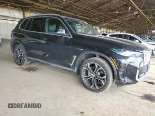 2025 BMW X5 sDrive40i z VIN 5UX13EU05S9W65198, wystawiony jako Copart lot #48498235 z przebiegiem 2 475 mil mil oraz Szkoda całkowita • Salvage title. Historia ofert i sprzedaży dostępna na DreamBid. Obrazek 4.