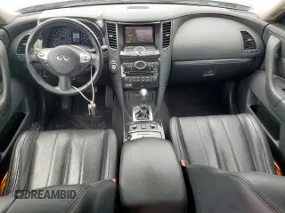 2017 Infiniti QX70 z VIN JN8CS1MU7HM141618, wystawiony jako Copart lot #59794075 z przebiegiem 114 272 mil mil oraz Szkoda całkowita • Salvage title. Historia ofert i sprzedaży dostępna na DreamBid. Obrazek 8.