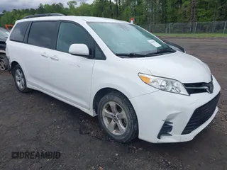 2019 Toyota Sienna LE Auto Access Seat с VIN 5TDKZ3DC0KS980821, выставлен на аукционе IAAI как лот 42000422 с пробегом 89 046 миль миль и . История ставок и продаж доступна на DreamBid. Изображение 1.