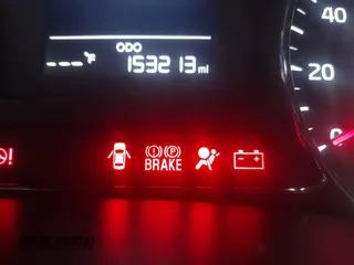2017 Kia Forte LX z VIN 3KPFK4A78HE110191, wystawiony jako IAAI lot #42139116 z przebiegiem 153 213 mil mil oraz . Historia ofert i sprzedaży dostępna na DreamBid. Obrazek 15.
