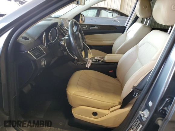 2018 Mercedes-Benz GLS 450 z VIN 4JGDF6EE1JB011744, wystawiony jako Copart lot #60626645 z przebiegiem Nie podano mil oraz Szkoda całkowita • Salvage title. Historia ofert i sprzedaży dostępna na DreamBid. Obrazek 7.