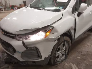 2018 Chevrolet Trax LS with VIN KL7CJNSB2JB694599, listed as a IAAI auction lot 41986241 with 66,965 mi miles. Bid and sale history available at carsss.com. Image 6.