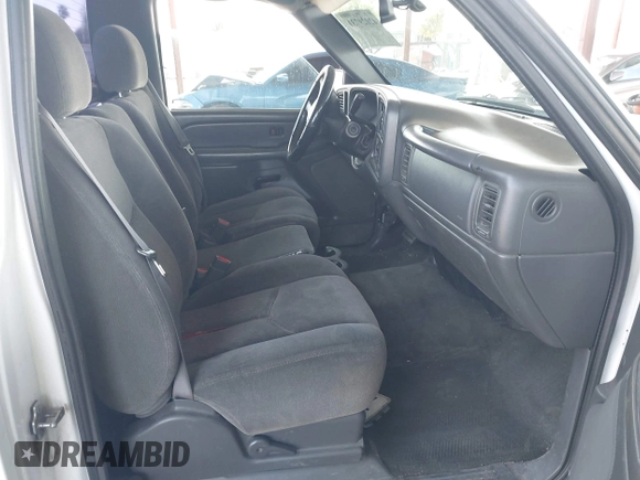 2005 Chevrolet Silverado 1500 Work Truck with VIN 1GCEC14V75Z152255, listed as a IAAI auction lot 42029731 with 270,545 mi miles. Bid and sale history available at carsss.com. Image 5.
