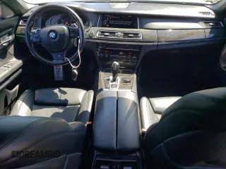 2015 BMW 7 Series 750Li z VIN WBAYE8C50FD782356, wystawiony jako Copart lot #64578895 z przebiegiem 195 656 mil mil oraz Czysty tytuł • Clean title. Historia ofert i sprzedaży dostępna na DreamBid. Obrazek 8.