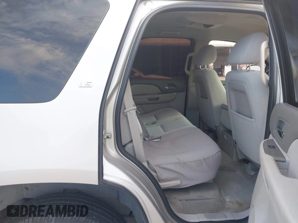 2008 Chevrolet Tahoe LS with VIN 1GNFC13C18R185820, listed as a IAAI auction lot 42662827 with 186,500 mi miles and . Bid and sale history available at DreamBid. Image 8.