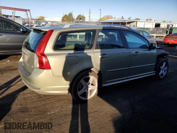 2009 Volvo V50 2.5T R-Design with VIN YV1MJ672692461823, listed as a Copart auction lot 78099044 with 110,331 mi miles and Salvage Title. Bid and sale history available at carsss.com. Image 3.
