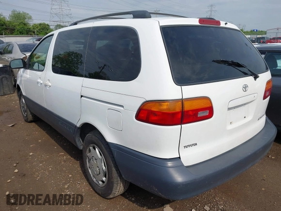 2000 Toyota Sienna LE with VIN 4T3ZF13C2YU315407, listed as a IAAI auction lot 42135146 with 268,622 mi miles and . Bid and sale history available at DreamBid. Image 3.