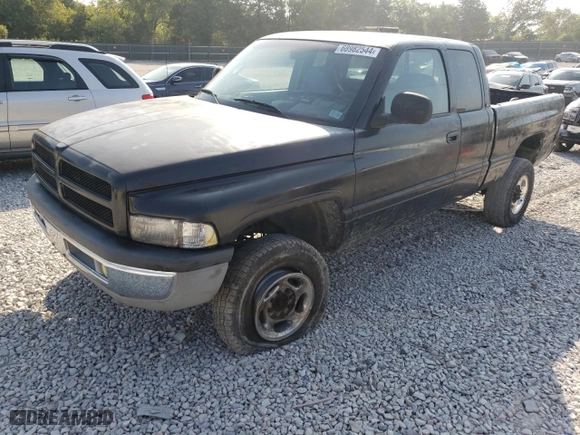 2001 Dodge Ram 2500 with VIN 1B7KF23W81J221120, listed as a Copart auction lot 68982544 with 146,853 mi miles and Salvage Title. Bid and sale history available at carsss.com. Image 1.
