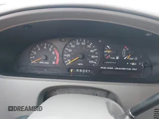 2000 Mercury Villager z VIN 4M2XV14T9YDJ16113, wystawiony jako IAAI lot #41516671 z przebiegiem 232 044 mil mil oraz . Historia ofert i sprzedaży dostępna na DreamBid. Obrazek 7.
