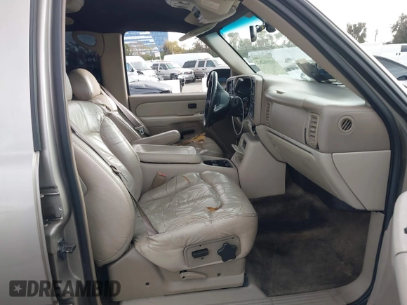 2001 Chevrolet Tahoe LS z VIN 1GNEC13T71R199027, wystawiony jako IAAI lot #41546283 z przebiegiem 232 905 mil mil oraz . Historia ofert i sprzedaży dostępna na DreamBid. Obrazek 5.