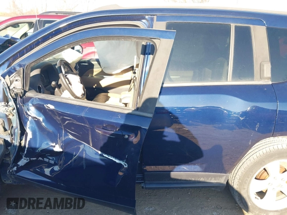 2015 Jeep Compass Latitude with VIN 1C4NJCEB4FD400322, listed as a IAAI auction lot 41802399 with 139,060 mi miles. Bid and sale history available at carsss.com. Image 14.