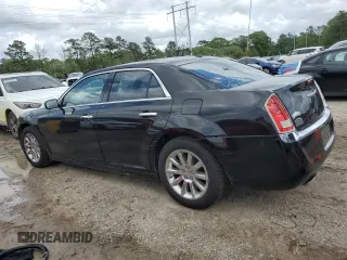 2012 Chrysler 300 Limited z VIN 2C3CCACG6CH144305, wystawiony jako Copart lot #51346195 z przebiegiem 133 872 mil mil oraz Szkoda całkowita • Salvage title. Historia ofert i sprzedaży dostępna na DreamBid. Obrazek 2.