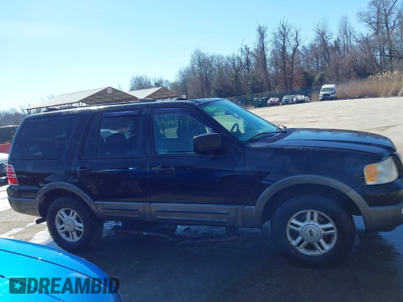 2004 Ford Expedition Special Service with VIN 1FMPU16L44LA17586, listed as a IAAI auction lot 41619534 with 140,299 mi miles. Bid and sale history available at carsss.com. Image 14.