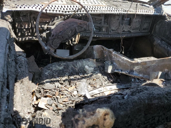 1979 Cadillac Eldorado z VIN 6L57B9E638130, wystawiony jako Copart lot #56873134 z przebiegiem Nie podano mil oraz Nie do naprawy • Non repairable. Historia ofert i sprzedaży dostępna na DreamBid. Obrazek 8.