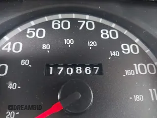 2004 Ford Crown Victoria LX с VIN 2FAFP74W74X114961, выставлен на аукционе IAAI как лот 42347867 с пробегом 170 867 миль миль и . История ставок и продаж доступна на DreamBid. Изображение 15.
