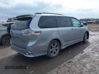 2011 Toyota Sienna SE with VIN 5TDXK3DC1BS096963, listed as a IAAI auction lot 41676328 with 168,436 mi miles. Bid and sale history available at carsss.com. Image 4.